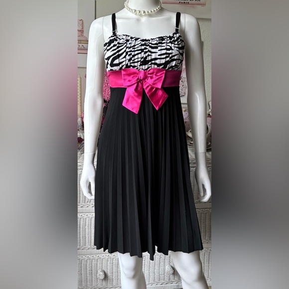 Vintage Taboo Y2K Pleated Prom Dress in Black & White with a Big Pink Bow Size M - Picture 1 of 9